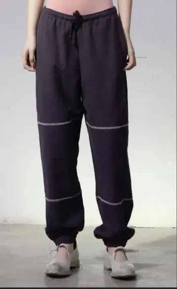 베이스 레인지 스웨트 팬츠