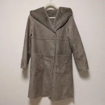 ensuite lumiere 그레이 베이지 후드 부착 무스탕 코트