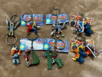 울트라맨 키링 8개 세트