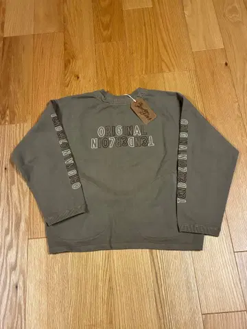 TENDERLOIN 크루넥 맨투맨