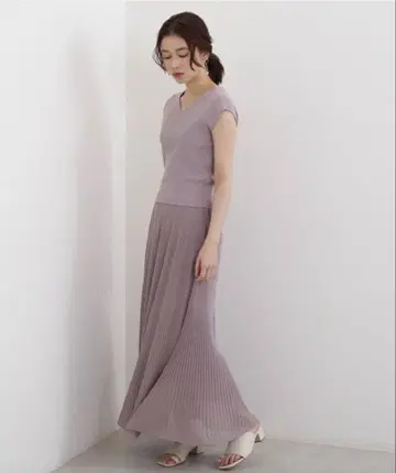 내추럴 뷰티 베이직 니트 플레어 스커트 셋업