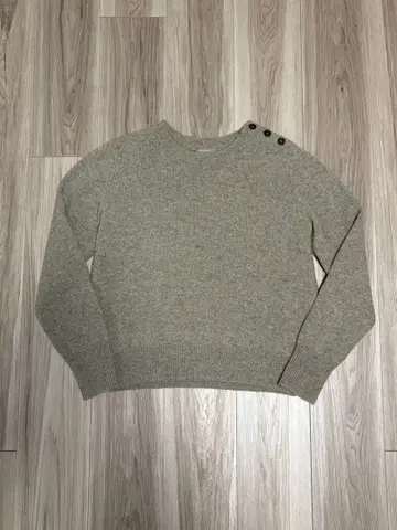 MARGARET 그레이 니트 스웨터 긴팔 버튼 포함