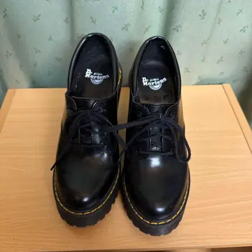 닥터마틴 Dr. Martens 블랙 로퍼 사이즈 UK3