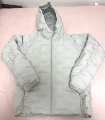 유니클로 PUFFTECH 후드 부착 다운 자켓 XL 라이트 그레이