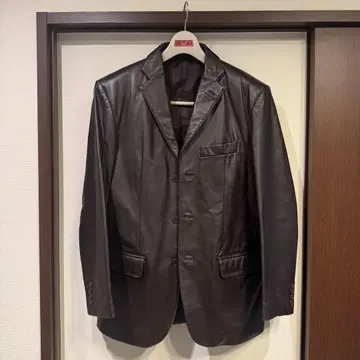 다크 브라운 가죽 자켓