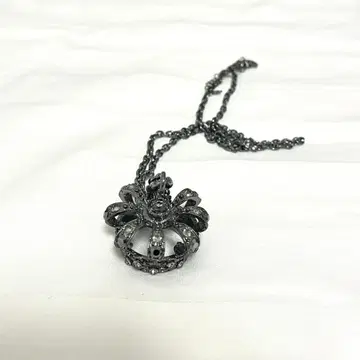 수요일의 앨리스 왕관 크라운 목걸이 중 실버