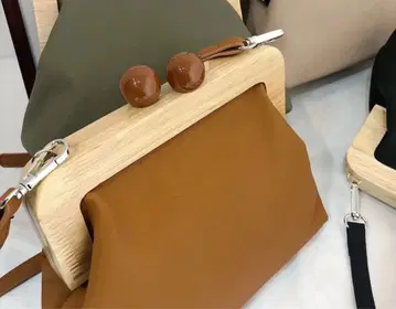 apretro [ 우드 가마구치 숄더백 ]