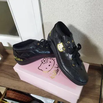 헬로 키티 블랙 스니커즈 퀼팅