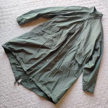 BARK MANHATTAN 빅 실루엣 스탠드넥 롱 모즈 코트