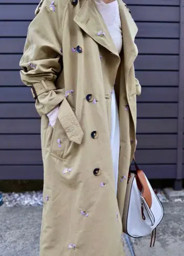 ZARA 꽃무늬 자수 트렌치코트