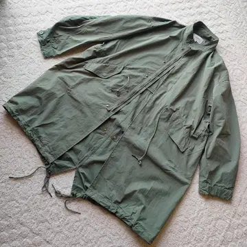 BARK MANHATTAN 빅 실루엣 스탠드넥 롱 모즈 코트