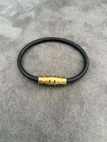 코란토츠테 팔찌