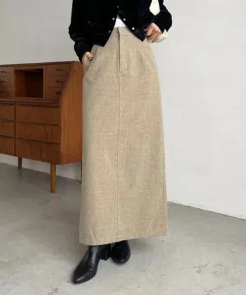 CAPRICIEUX LE'MAGE 피치 터치 I 라인 스커트 베이지 PS