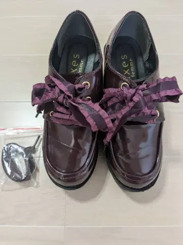 axesfemme(엑시즈팜) 레이스업 통굽 신발 끈 2종류 포함