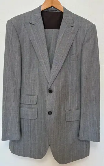 스트라이프 패턴 싱글 브레스 정장 자켓