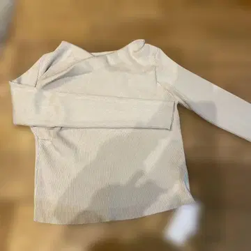 베이지 리브 긴팔 니트