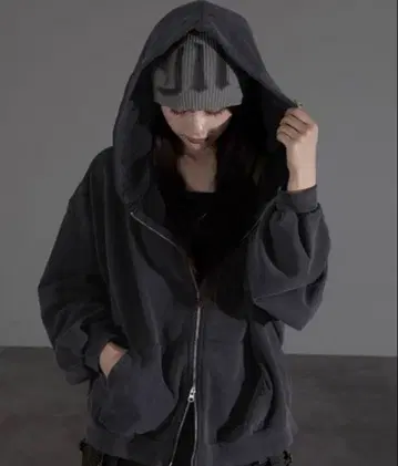 apres jour mignon 스노우 파우더 가공 후드티 블랙