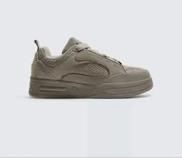 새상품급 ZARA 유즈드 가공 청키 스니커즈