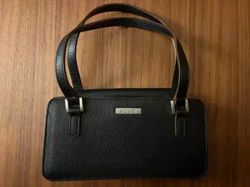 FOXEY 블랙 가죽 핸드백