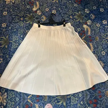 TO BE CHIC 아이보리 플레어 스커트 46 빅 사이즈