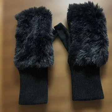블랙 퍼 핑거리스 장갑