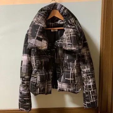 숏 기장 다운 코트