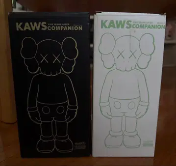 KAWS COMPANION 피규어 3색 세트
