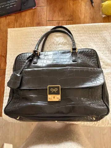 아냐 앤드 하인드 마치 크로커다일 패턴 토트백