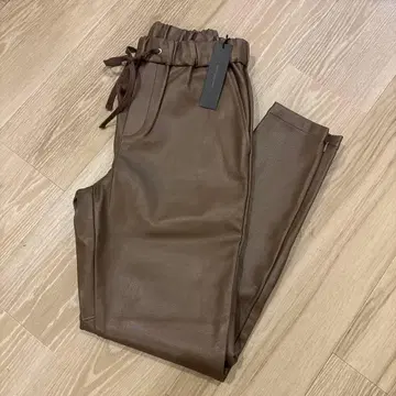 새상품 택 포함 BARNYARDSTORM 인조 가죽 팬츠 브라운