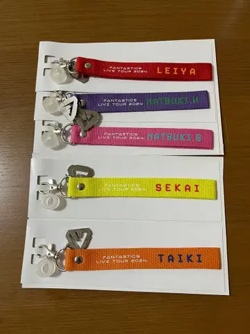 FANTASTICS 플래그 스트랩