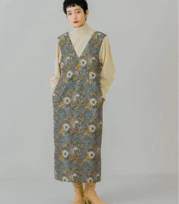 KBF 자카드 I라인 원피스 꽃무늬