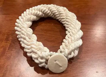 [ 미사용 새상품 ] 화이트 조개 뜨개질 팔찌