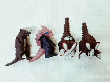 울트라맨 소프트 비닐 괴수 4체 세트