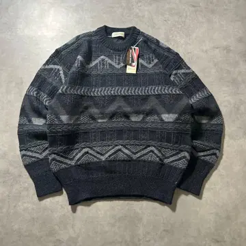 빈티지 케이블 노르딕 그레이 모노톤 디자인 니트