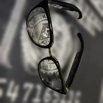 블랙 이어폰 안경