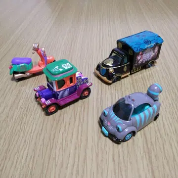 앨리스 인 원더랜드 캐릭터 차량 미니카 세트 4대