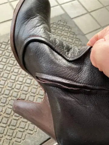 진한 브라운 가죽 롱 부츠 37