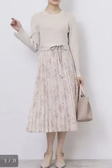 index 플라워 플리츠 도킹 니트 원피스