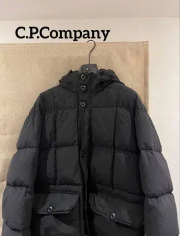 C.P. Company 블랙 다운 자켓 고글 포함