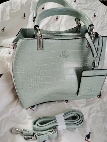 민트 그린 크로커다일풍 토트백