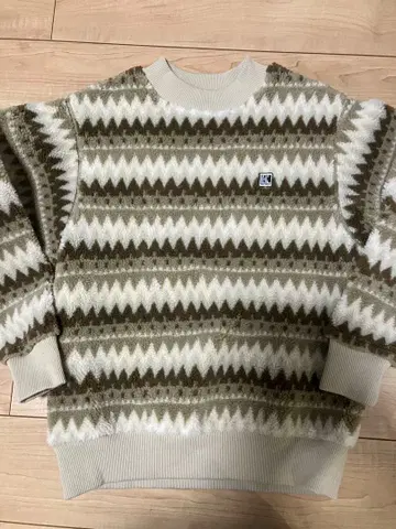 헬리한센 플리스 보아 스웨터