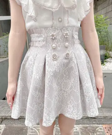 ROJITA 랜덤 버튼 시어 프릴 레이스 스커트