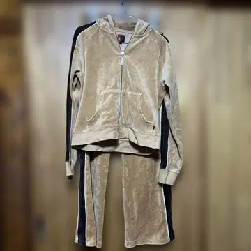 맨투맨 셋업 브라운