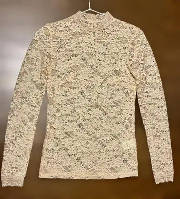 로섬먼드 하이넥 레이스 긴팔 아이보리