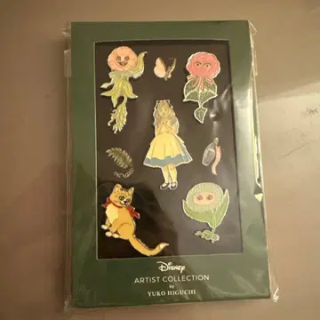 히구치 유코 디즈니 아트 컬렉션 핀 배지 세트