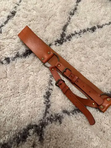 브라운 가죽 스트랩식 벨트