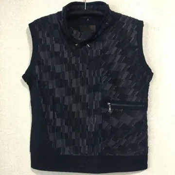 미사용 새상품 격자 무늬 디자인 슬리브리스 베스트