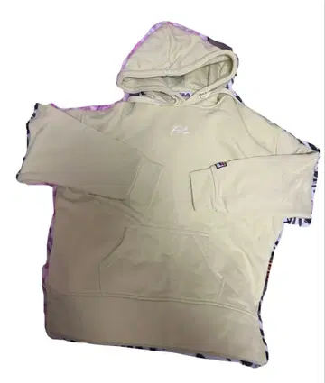 휠라와 스나이델의 콜라보 후드티