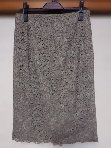 1/1까지 판매! 새상품 BOSCH 레이스 타이트 스커트 카키