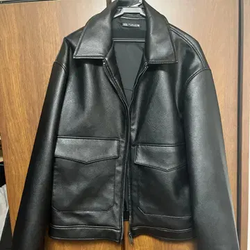ZARA 블랙 가죽 자켓 M 사이즈